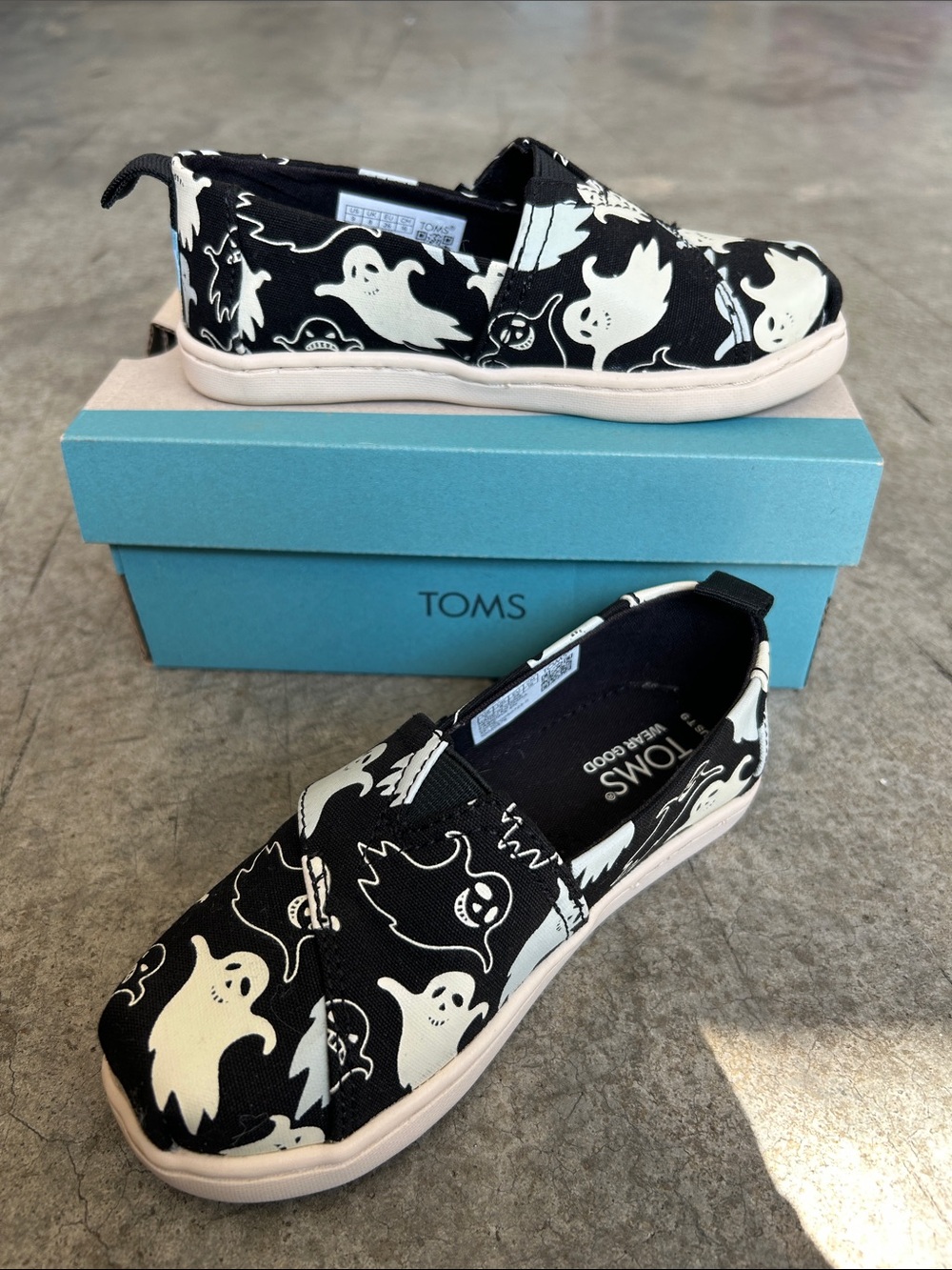 TOMS Tiny Alpargata Toddler 9 Black Glow in the Dark Ghost Halloween Shoes